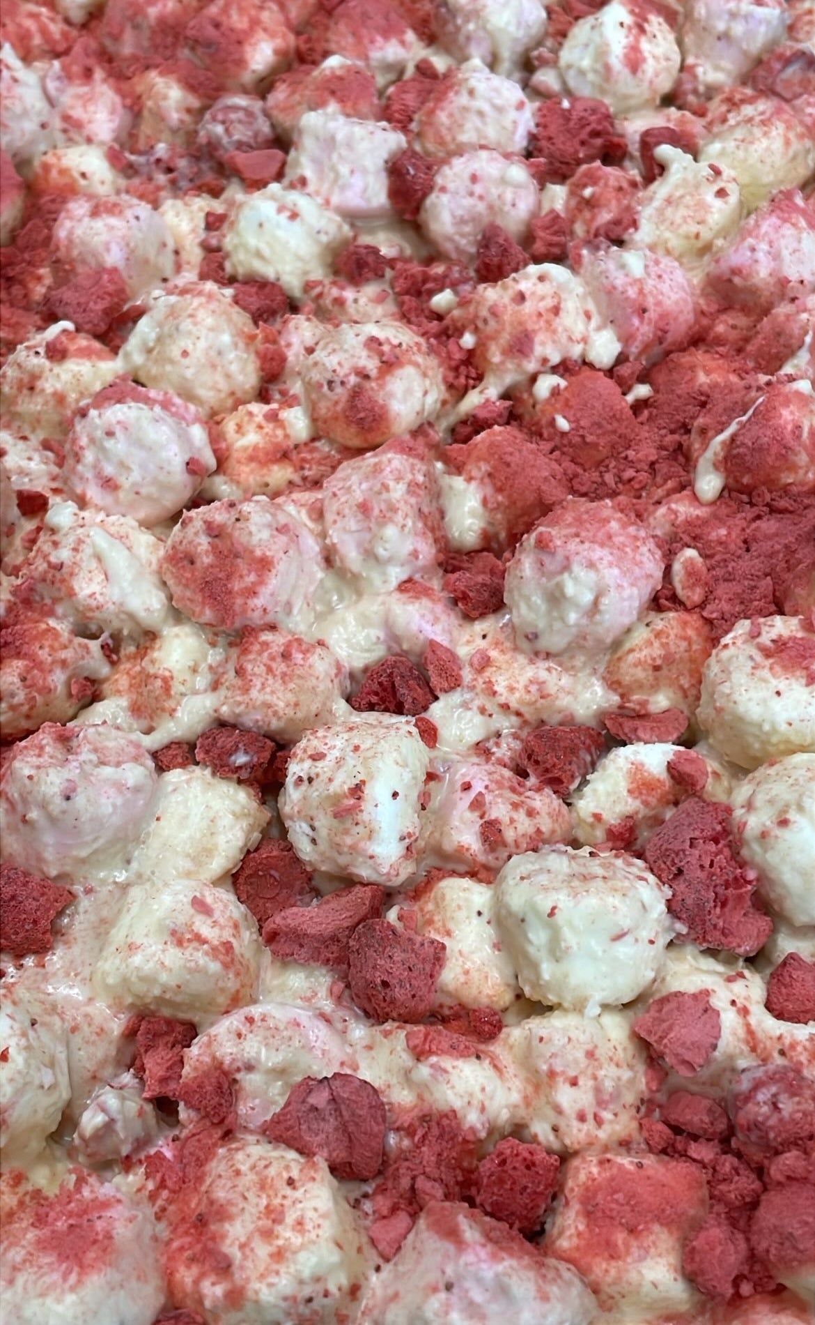 Farmer’s Market Gluten Friendly White Chocolate, Freeze Dried Strawberry & Toasted Coconut Rocky Road