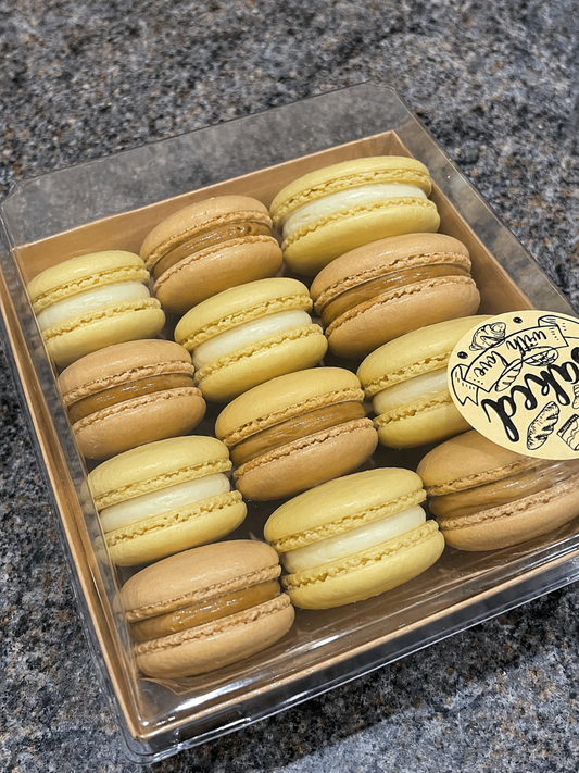 12 MACARONS